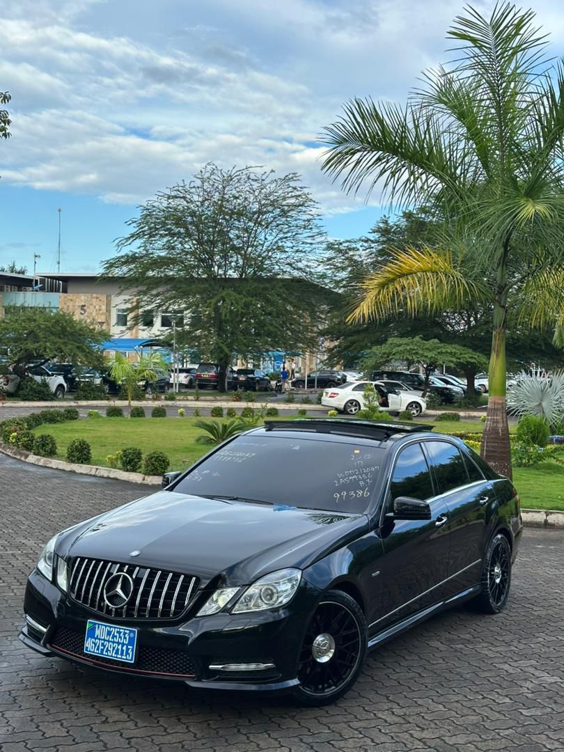 MERCEDES BENZ E-CLASS thumbnail 8